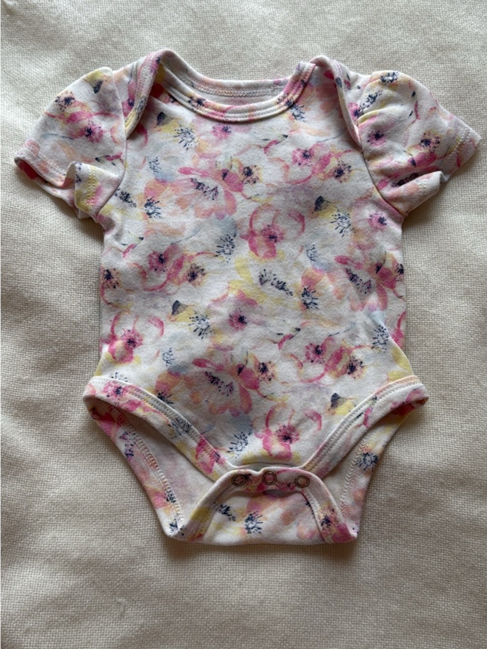 Jason Wu Floral Short-Sleeve Baby Bodysuit in Pink Yellow White